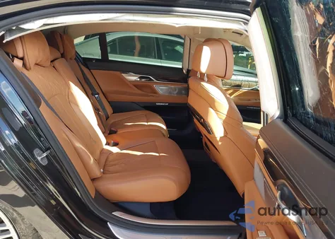 2016 BMW 750I xDrive z USA, uszkodzony, nr VIN WBA7F2C54GG418110